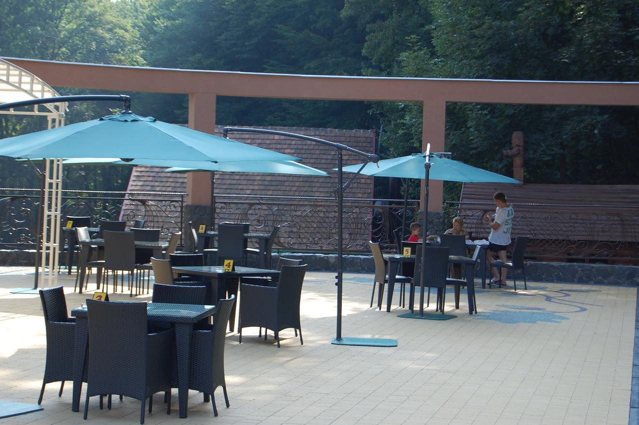 Zatyshok Hotel Svalyava Exterior photo